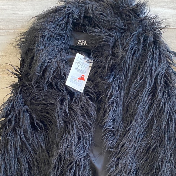 Zara Shaggy Black Faux Fur Vest - Picture 3 of 6